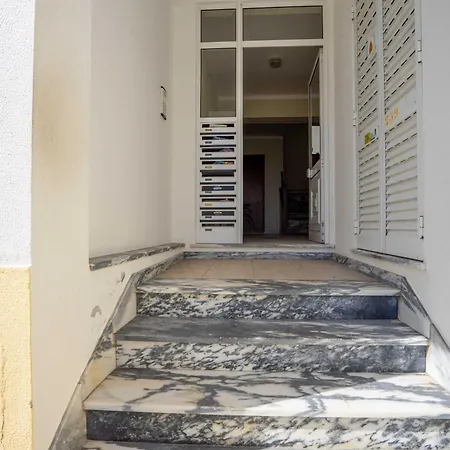 Sun & Surf 아파트 *